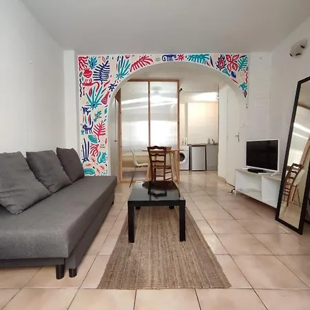 Centre La Providence Apartment